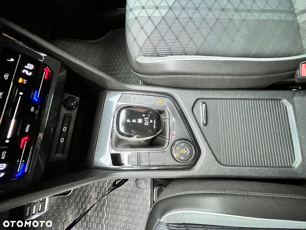 Volkswagen Tiguan 2.0 TDI SCR 4MotION DSG R-Line - 28