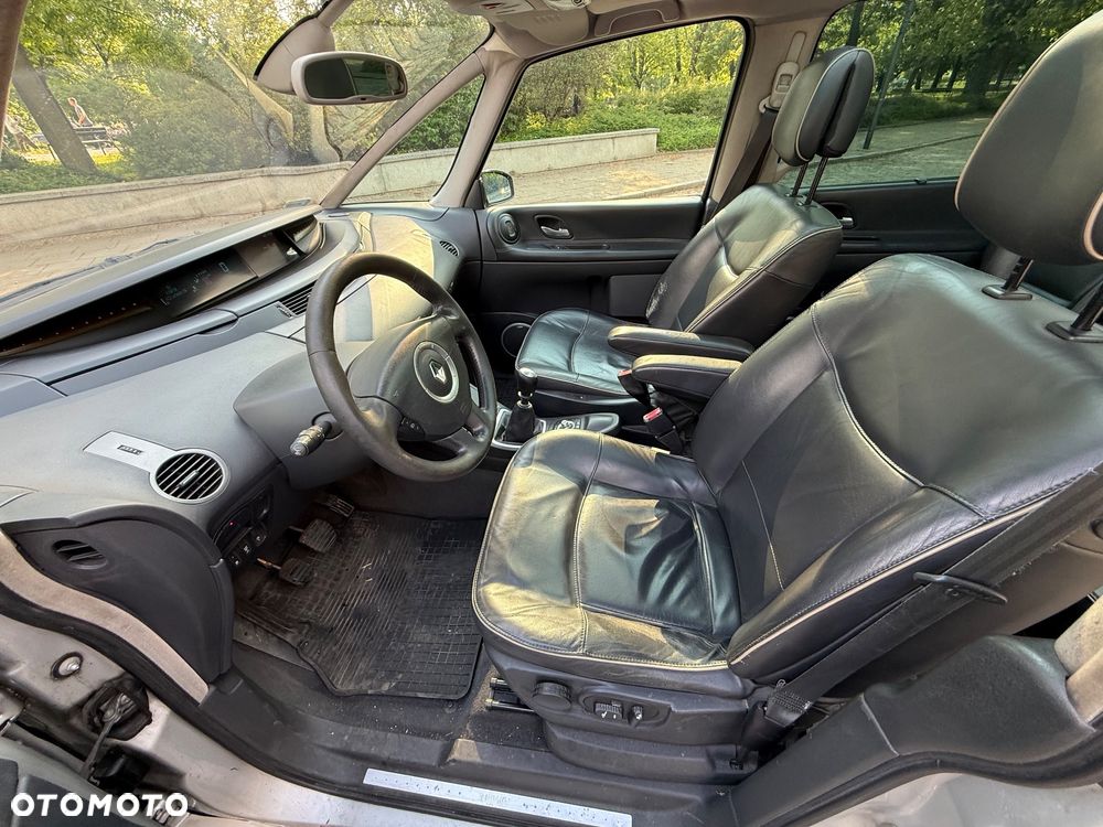 Renault Grand Espace 2.0 dCi FAP Initiale - 11