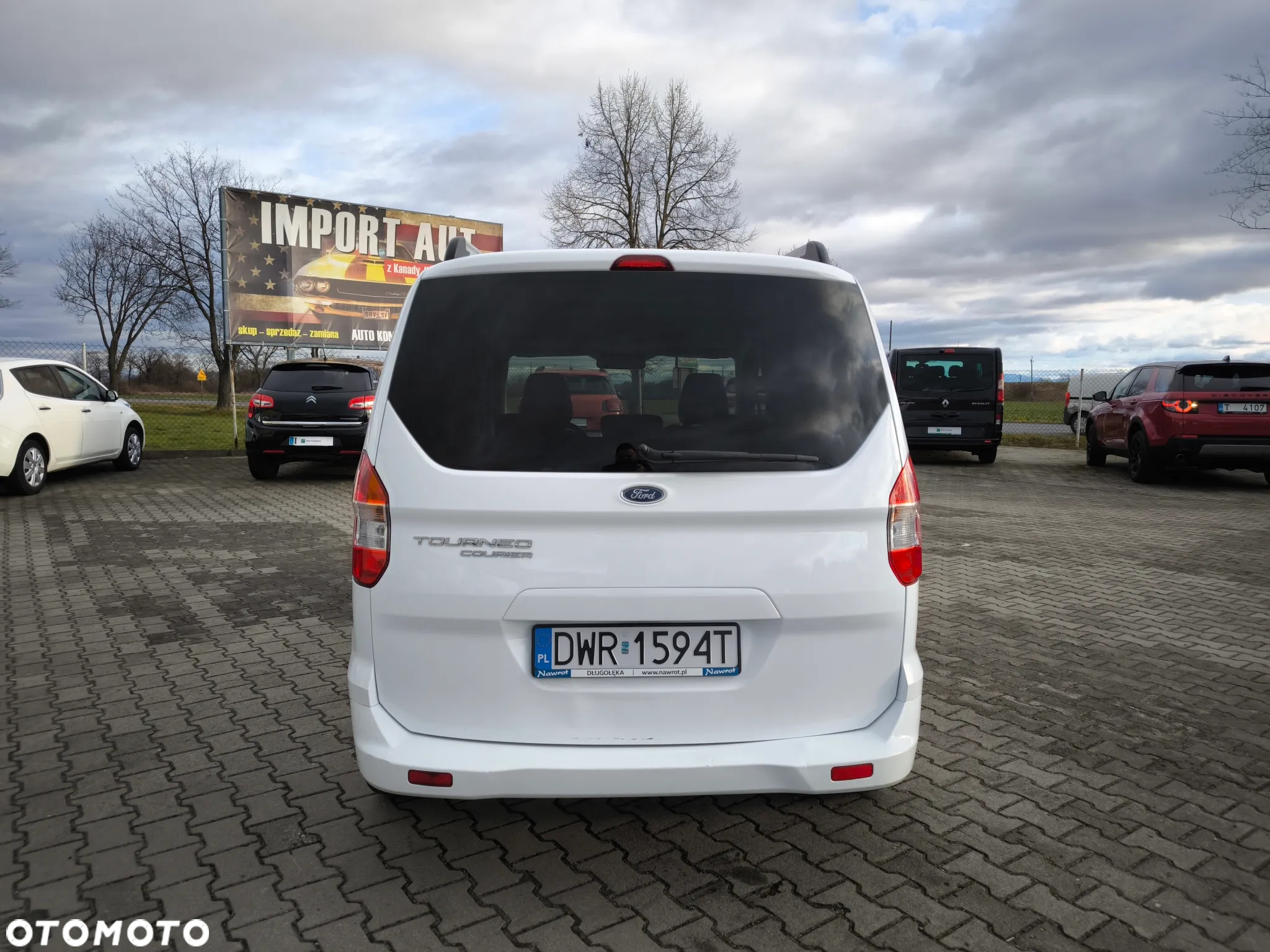 Ford Tourneo Courier 1.5 TDCi Titanium - 4