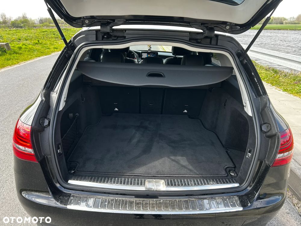 Mercedes-Benz Klasa C 220 d 4Matic 9G-TRONIC Avantgarde - 12