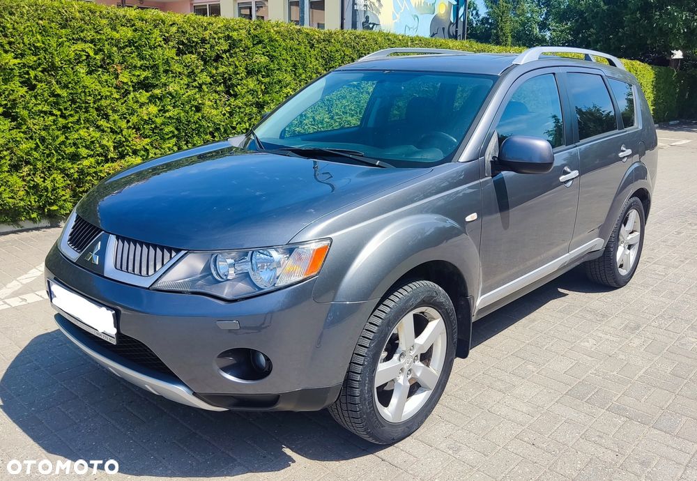 Mitsubishi Outlander - 1