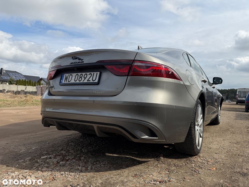 Jaguar XF P250 HSE - 22