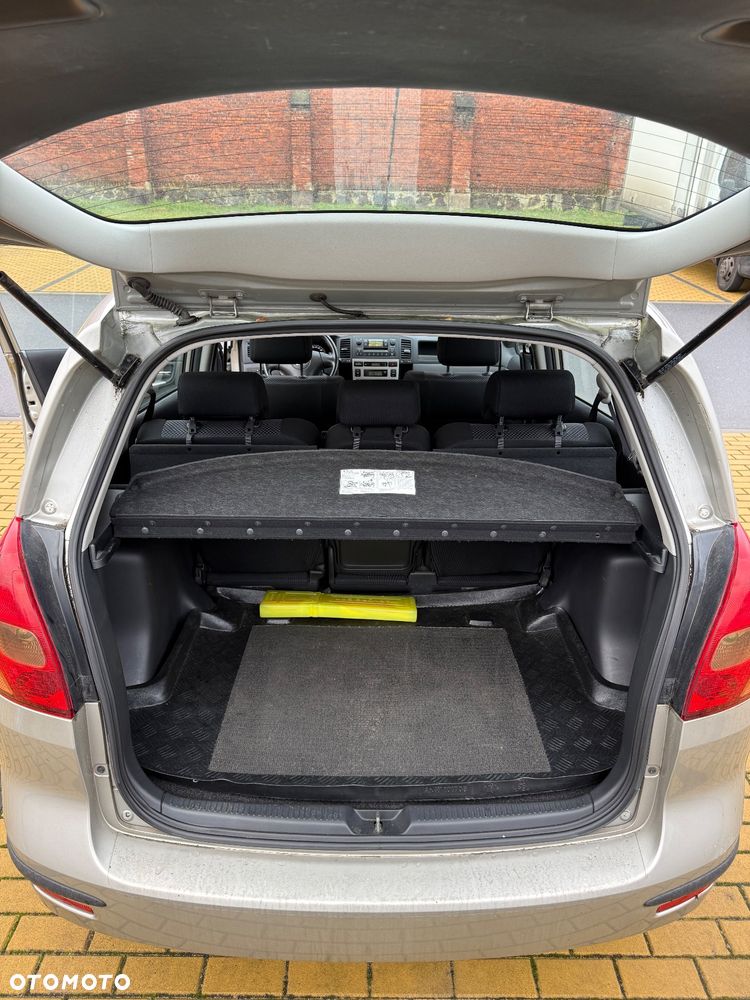 Toyota Corolla Verso 1.6 - 25