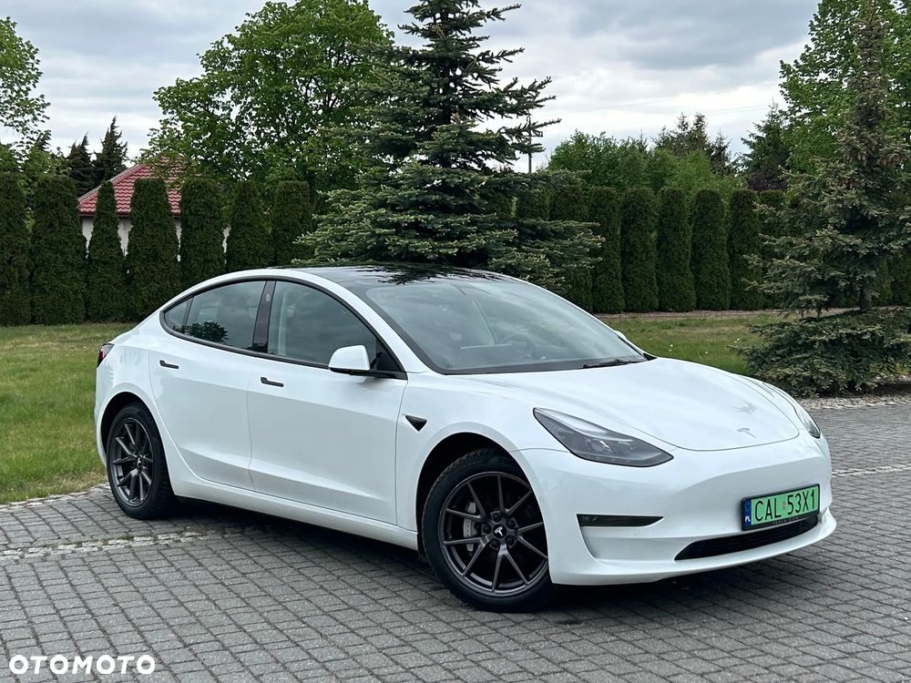 Tesla Model 3 - 5
