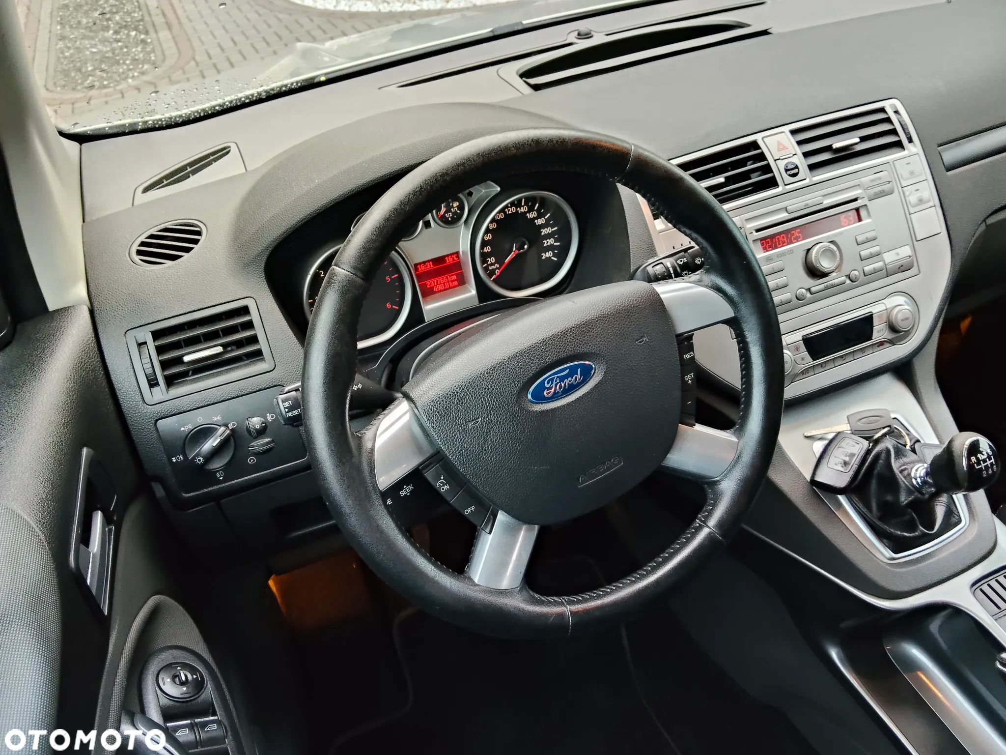 Ford Kuga 2.0 TDCi 4x4 Trend - 24
