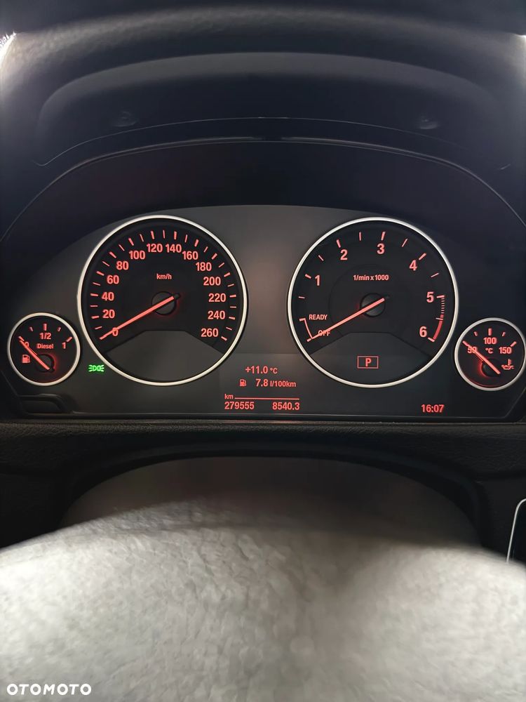 BMW 3GT 330d Luxury Line - 24