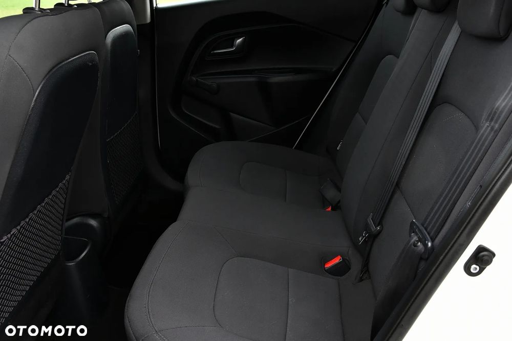 Kia Rio 1.2 M - 17