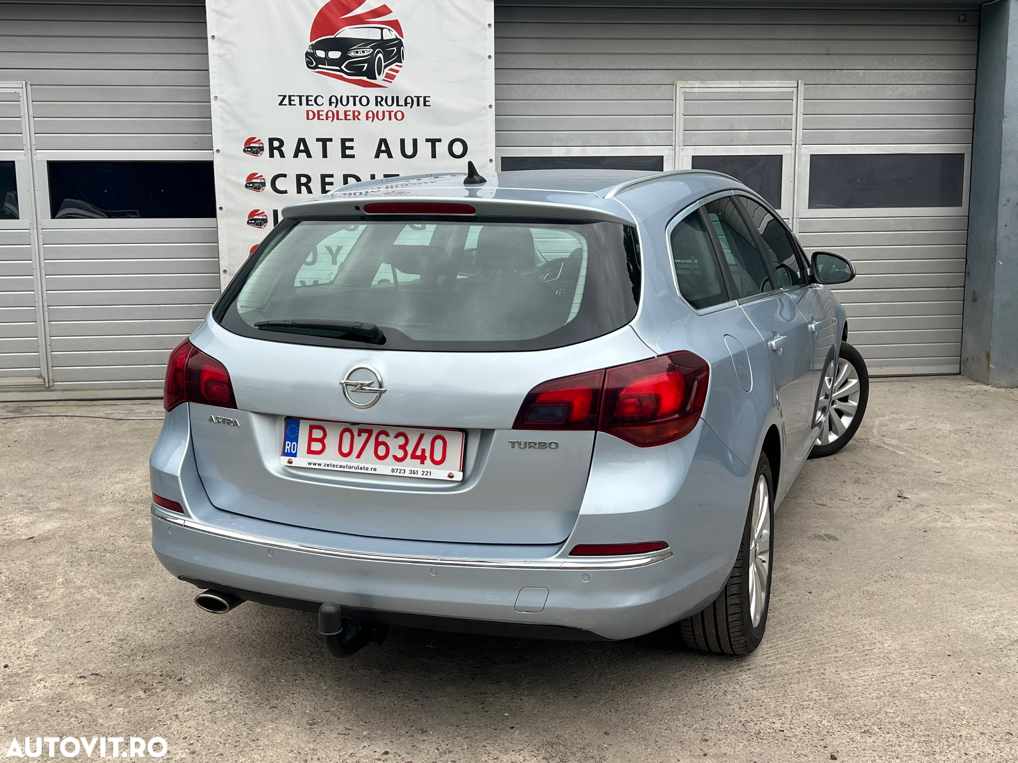 Opel Astra 1.4 Turbo Cosmo - 2