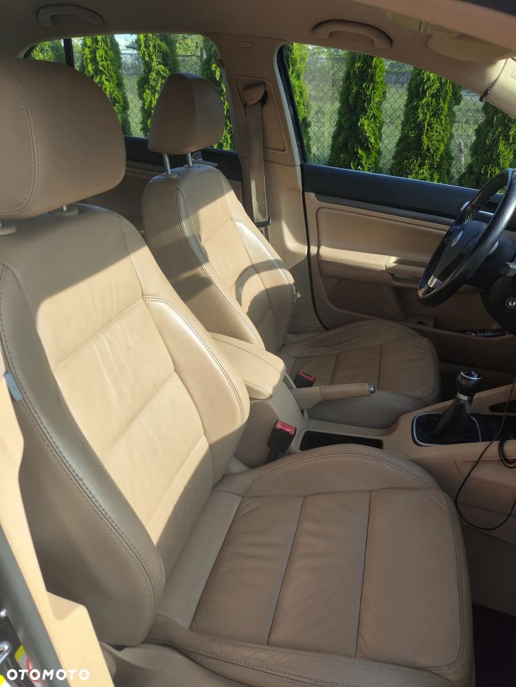 Volkswagen Jetta - 12
