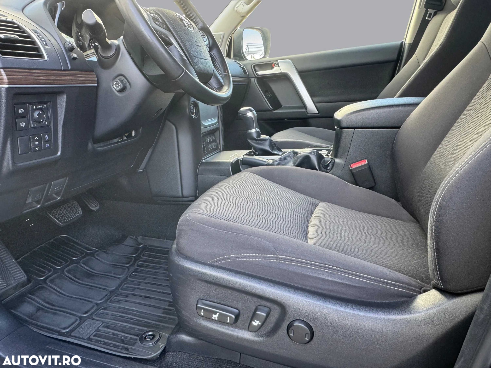 Toyota Land Cruiser 2.8l D-4D 204 CP A/T 7 locuri Executive - 11