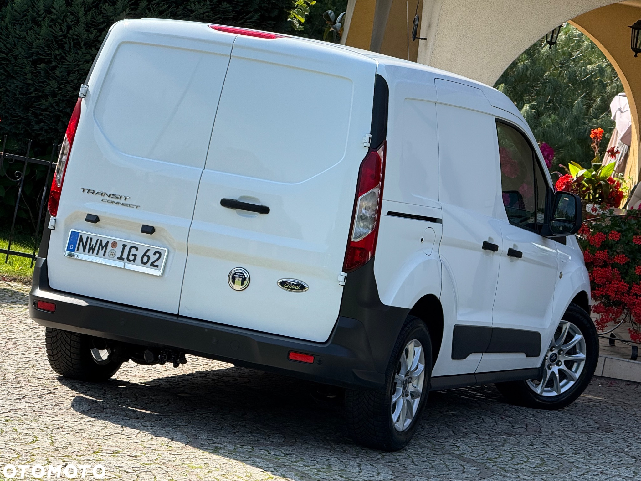 Ford Transit Connect klimatyzacja webasto hak piękny - 9