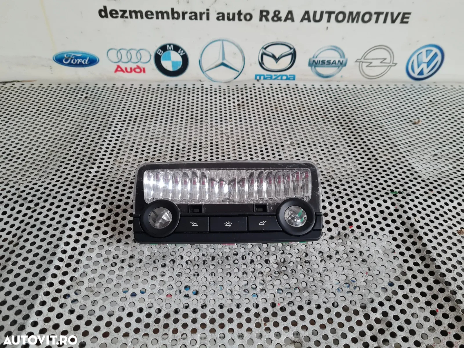 Plafoniera Spate Bmw F10 F11 F7 Cod  - Dezmembrez Bmw F10 - Dezmembrari Arad - 6