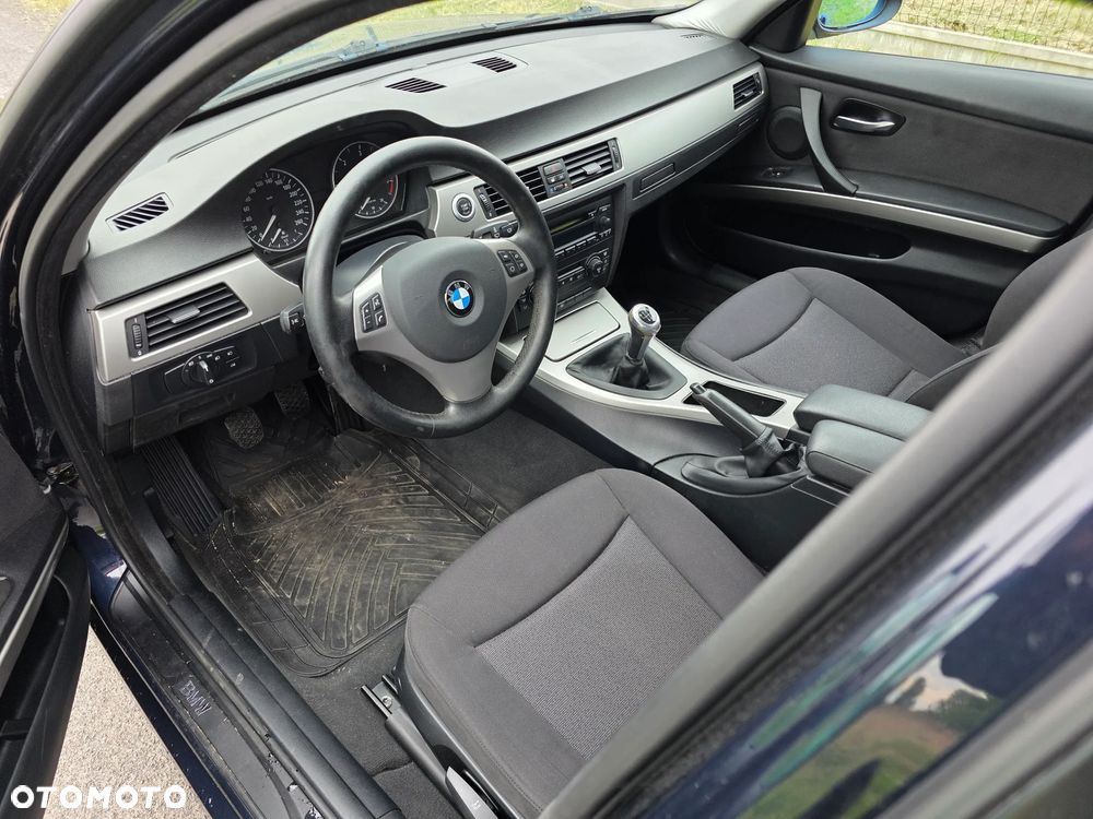 BMW Seria 3 320d - 12