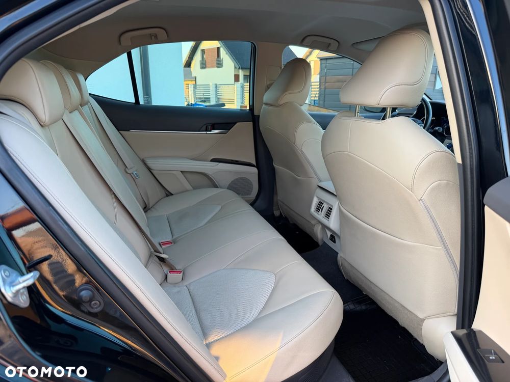 Toyota Camry 2.5 Hybrid Executive CVT - 20