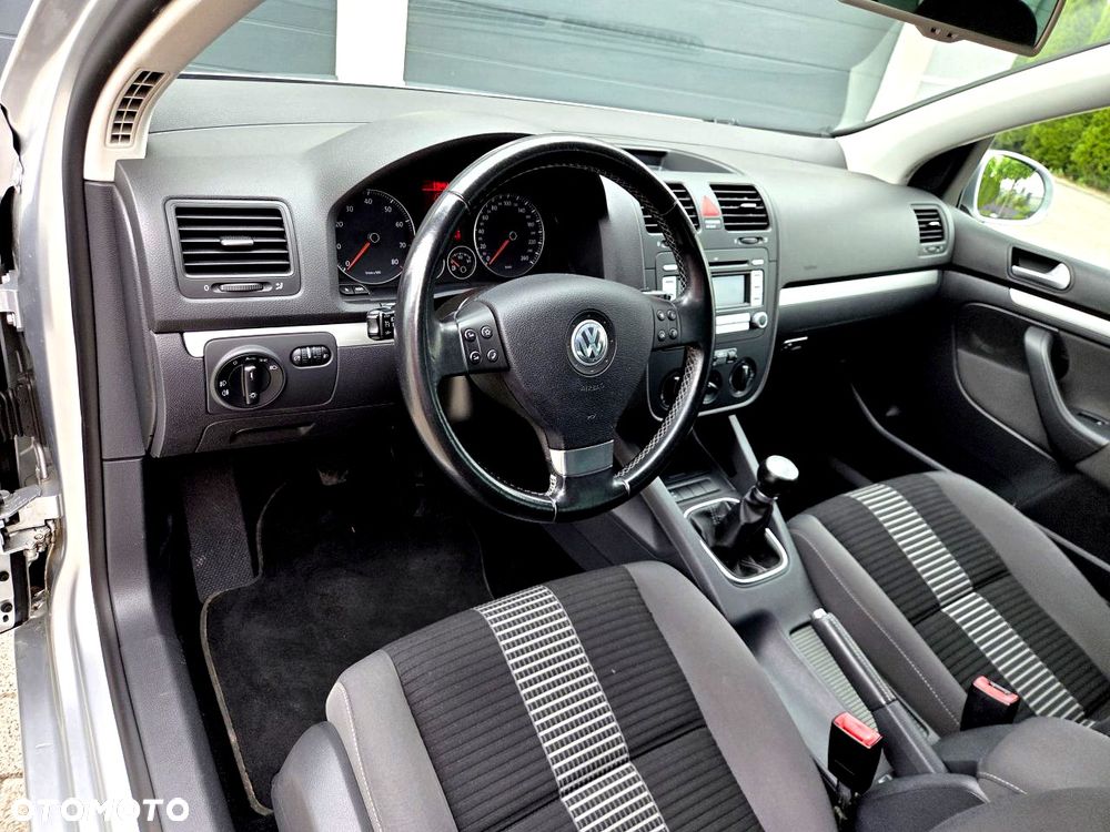 Volkswagen Golf - 15
