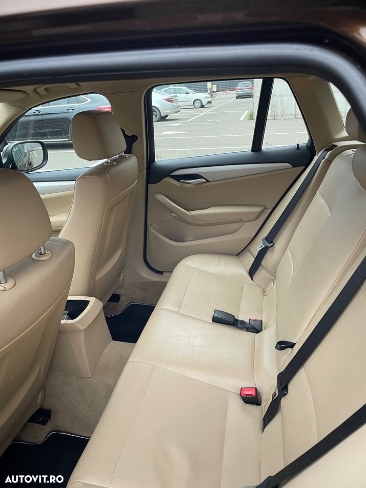 BMW X1 sDrive20d - 12