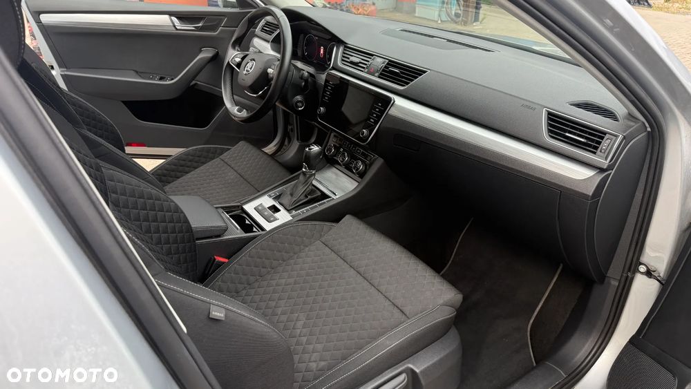 Skoda Superb 2.0 TDI Ambition DSG - 29