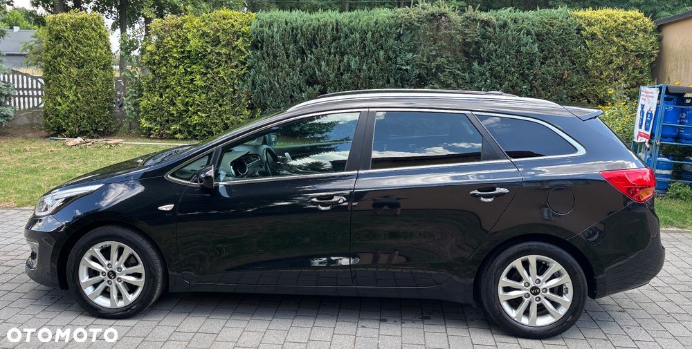 Kia Ceed 1.6 CRDi 136 ISG Dream-Team Edition - 12