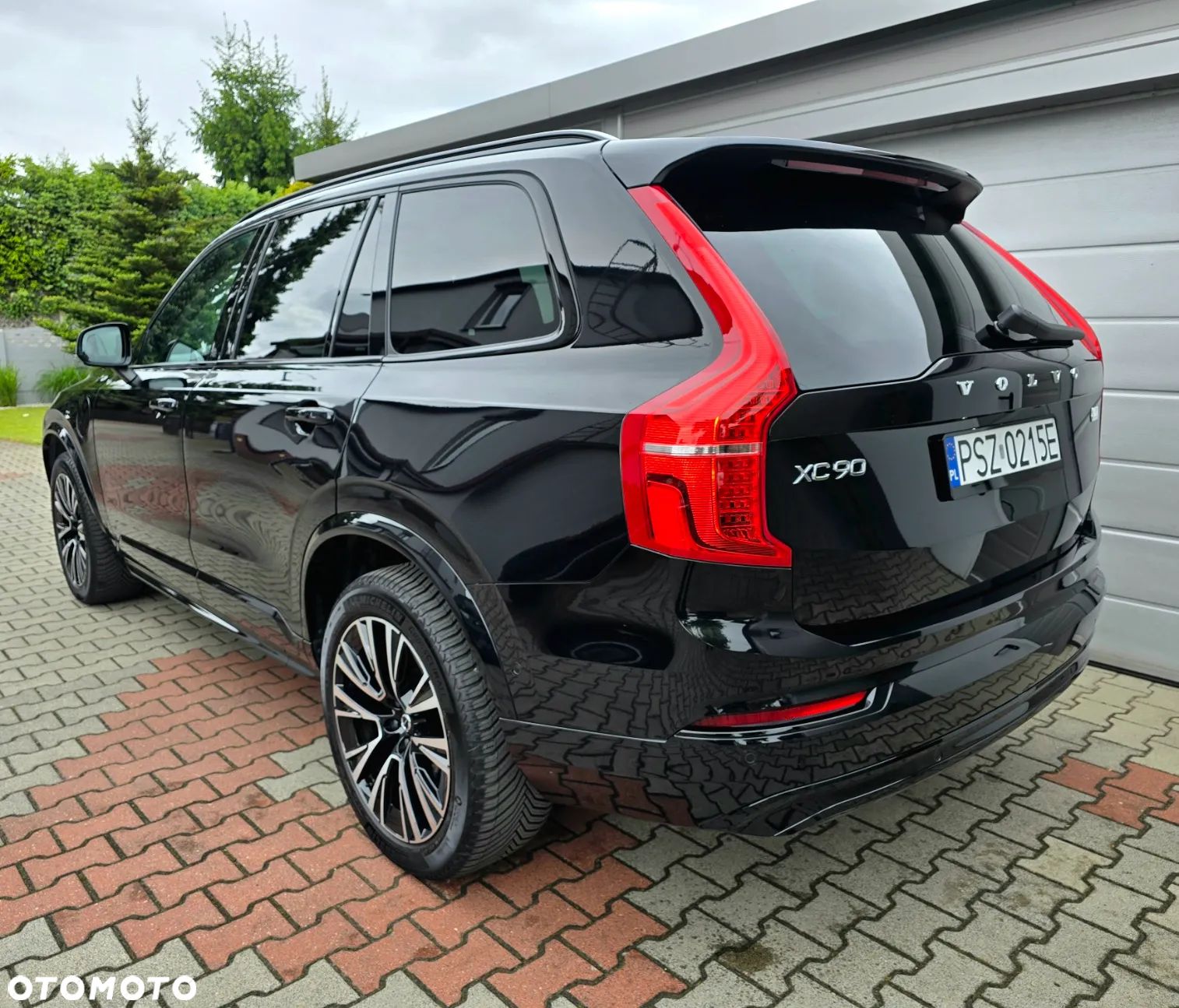 Volvo XC 60 T8 AWD Plug-in Hybrid Plus Dark - 1