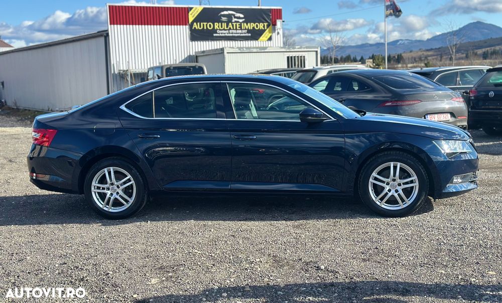 Skoda Superb 1.6 TDI DSG Ambition - 10