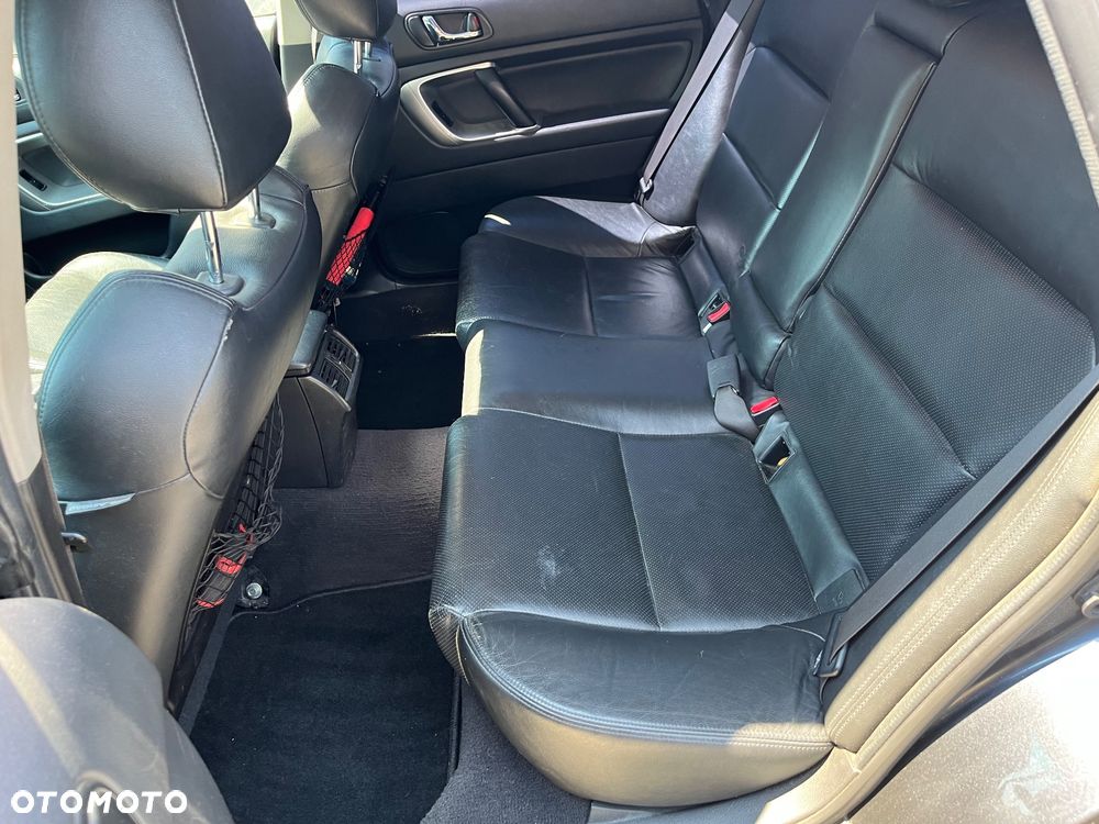 Subaru Legacy 3.0 H6 Spec B - 10