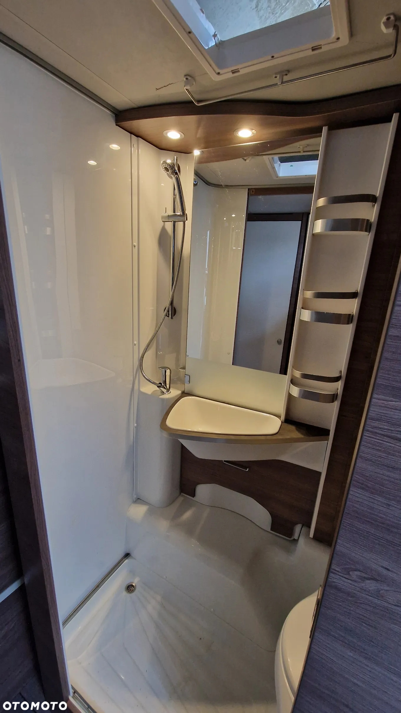 KNAUS Live Traveller - 24
