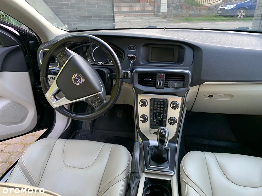 Volvo V40 T3 Ocean Race - 13