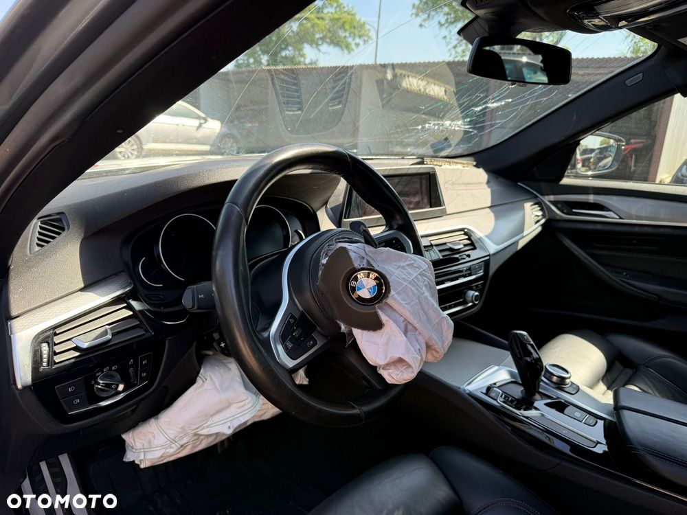 BMW Seria 5 530i xDrive M Sport sport - 14