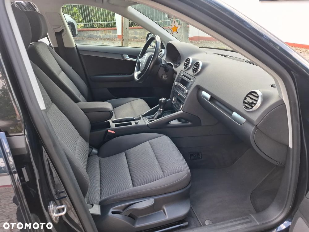 Audi A3 Sportback 1.6 TDI DPF Attraction - 13