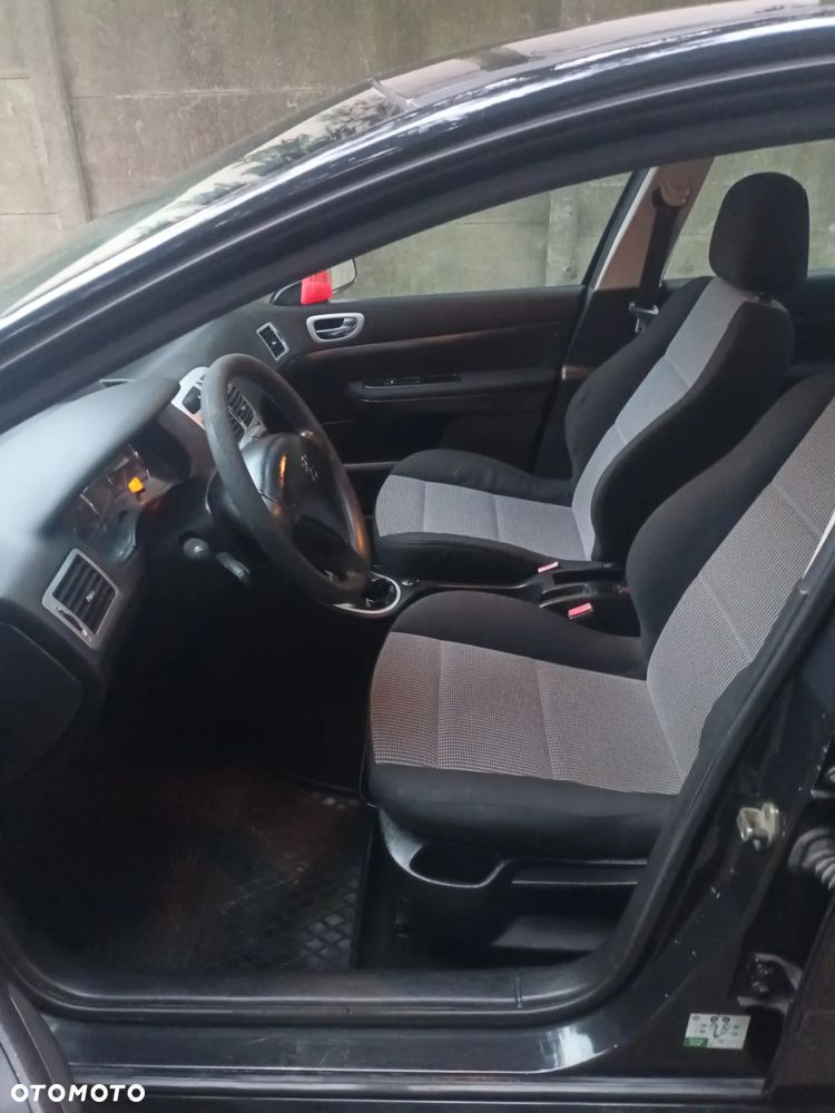 Peugeot 307 1.6 HDi - 12