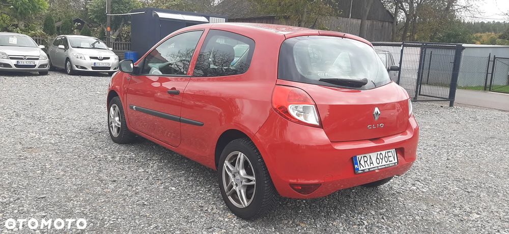 Renault Clio - 7