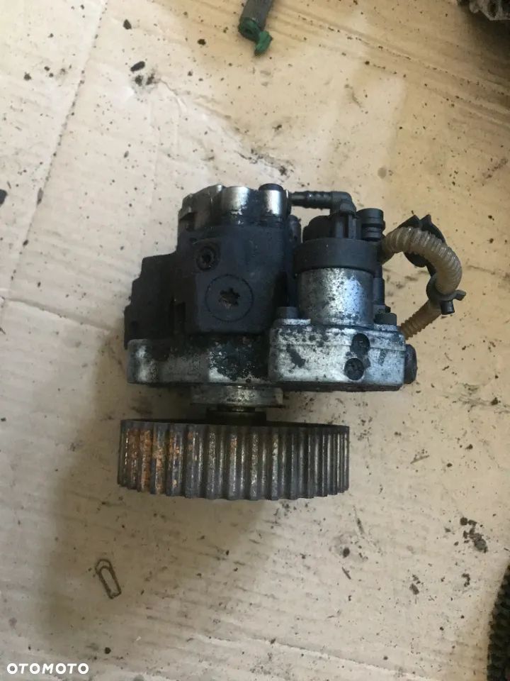 pompa wtryskowa renault trafic vivaro  8200456693 - 1