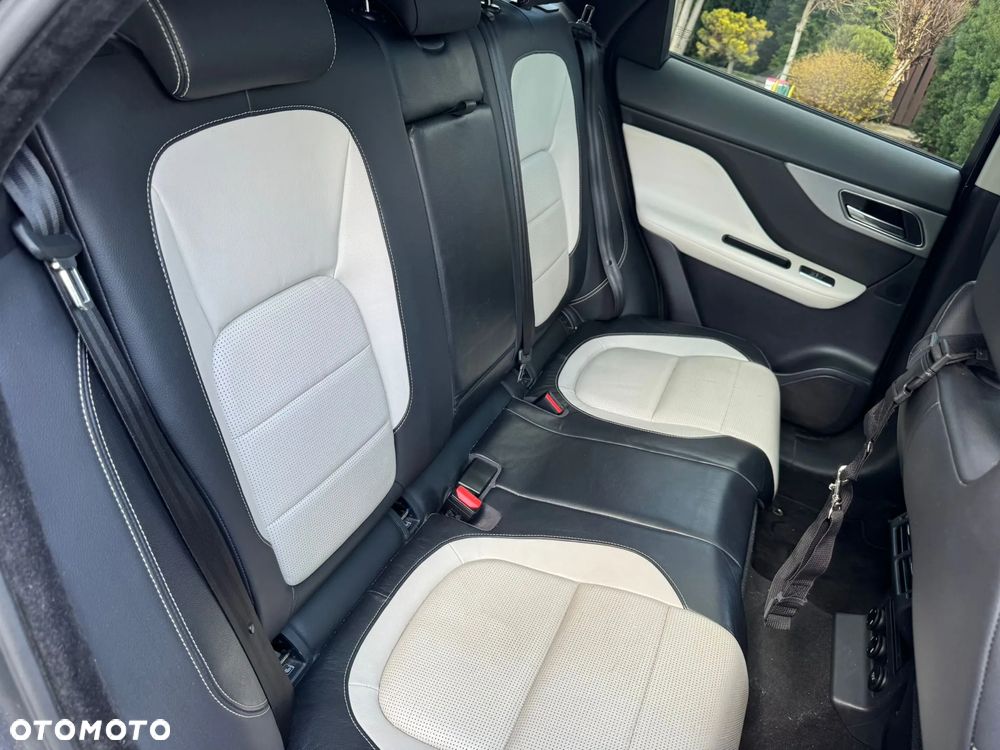 Jaguar F-Pace 2.0 i4P AWD R-Sport - 17