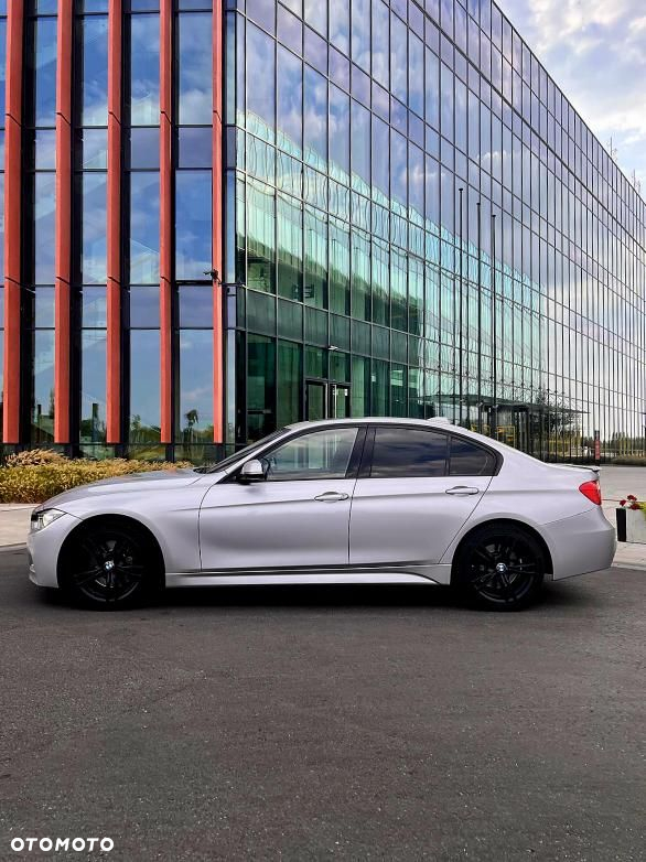 BMW Seria 3 335i xDrive M Sport - 4