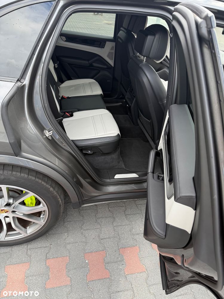 Porsche Cayenne - 15