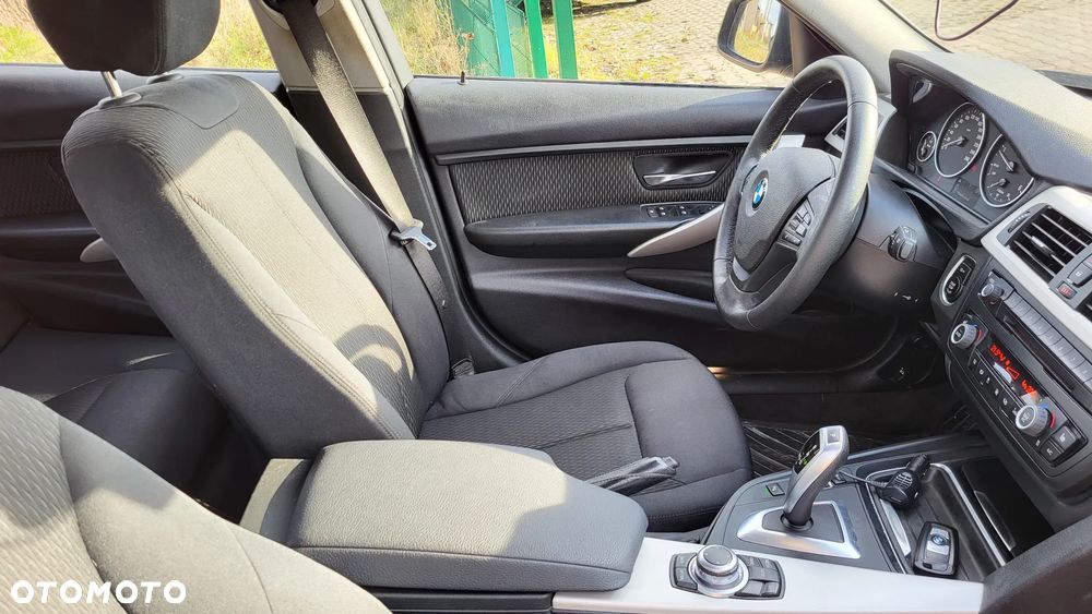 BMW Seria 3 316d - 12