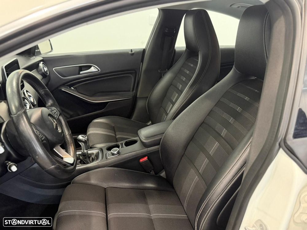 Mercedes-Benz CLA 200 d Urban - 4