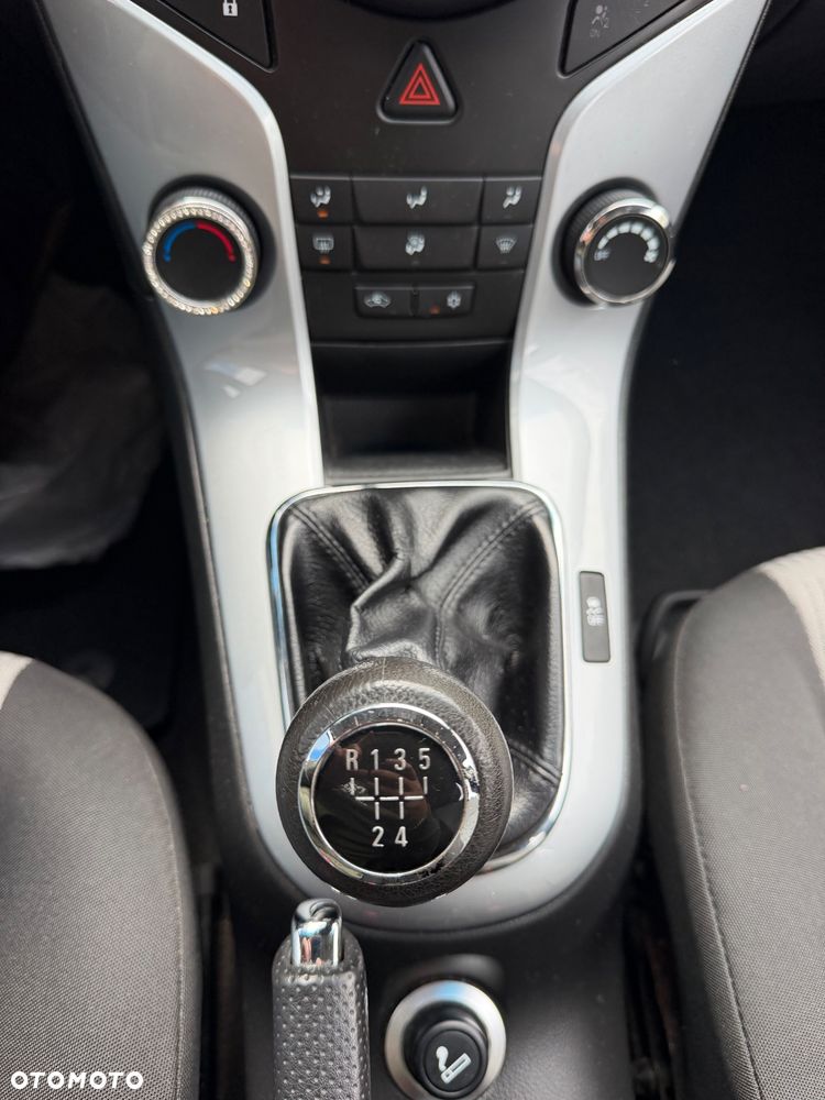 Chevrolet Cruze - 17