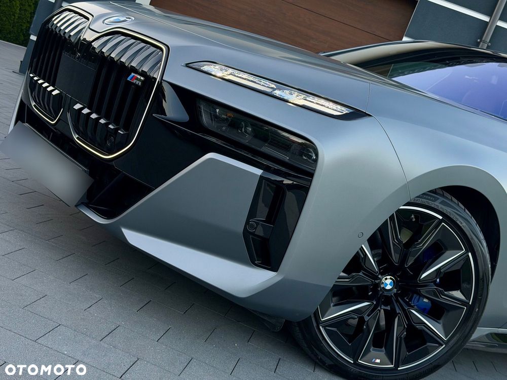 BMW Seria 7 M760e PHEV xDrive Individual Edition sport - 17
