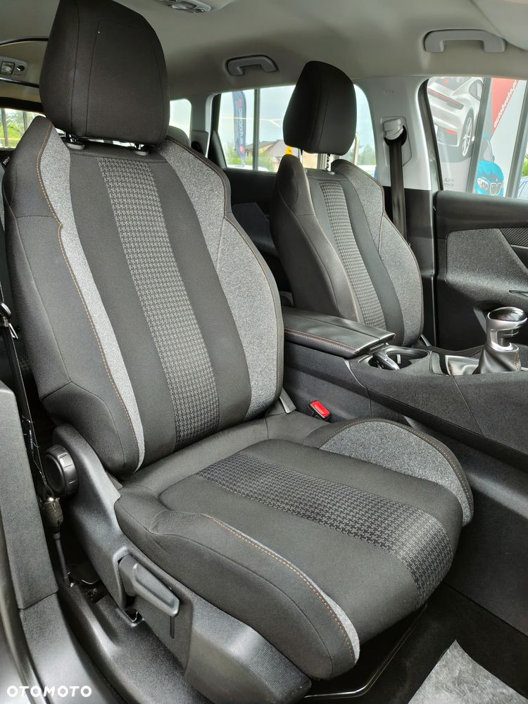 Peugeot 5008 BlueHDi 120 Allure - 23