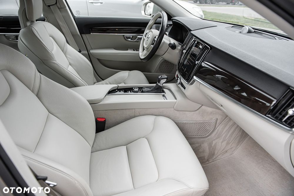 Volvo S90 D5 AWD Momentum - 34