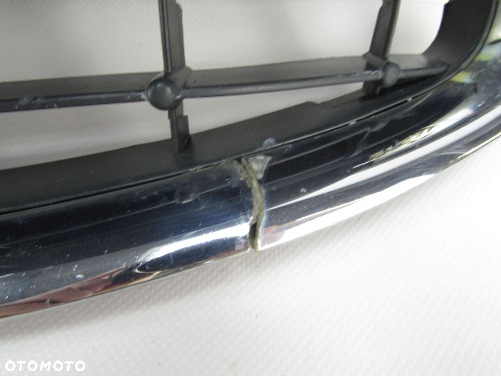 FORD FIESTA VII MK7 08-12 GRILL KRATKA ATRAPA ZDERZAKA SRODKOWA 8A61-17B968-D - 4
