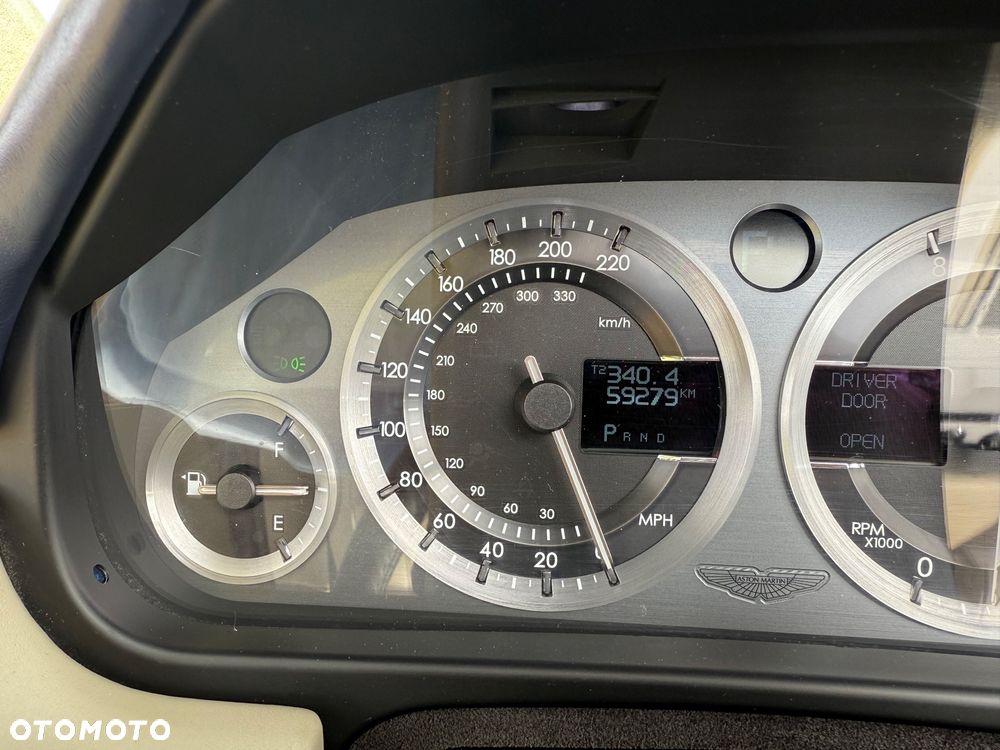 Aston Martin DB9 - 27