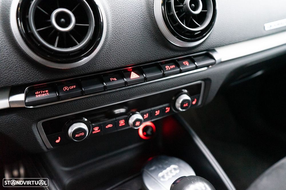 Audi S3 Sportback 2.0 TFSi quattro S tronic - 32