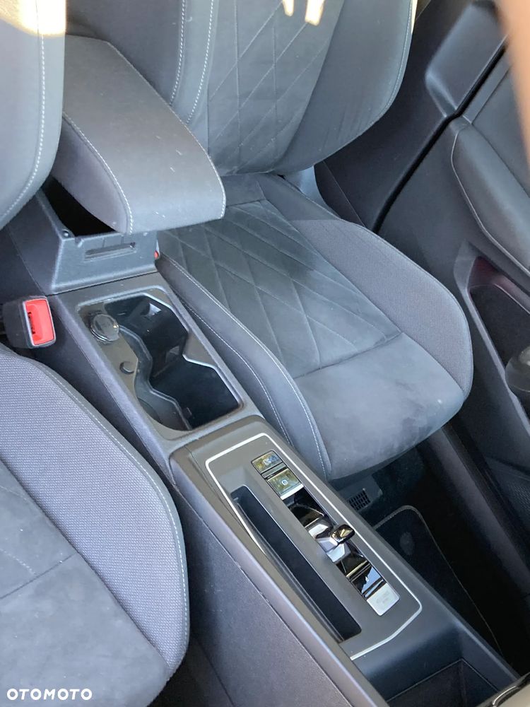 Volkswagen Golf 1.5 eTSI OPF DSG Style - 29