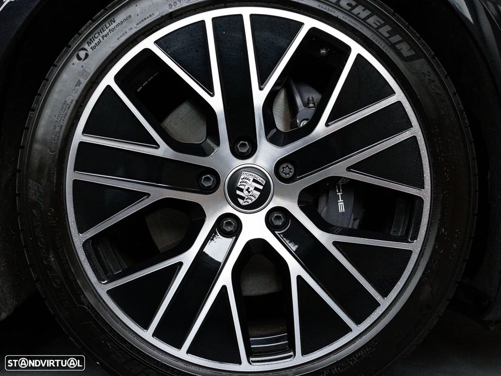 Porsche Taycan Sport Turismo - 21