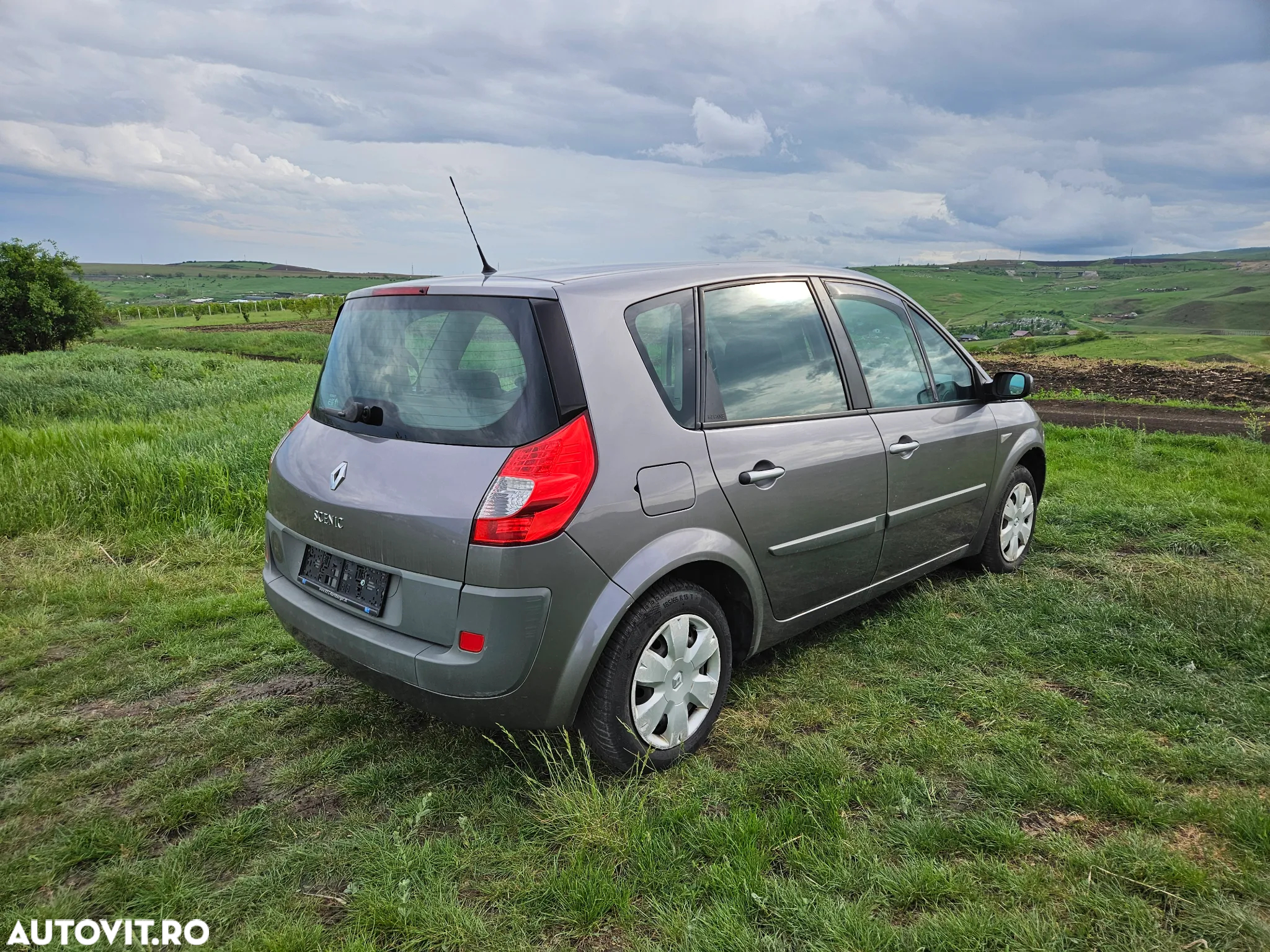 Renault Scenic 1.4 16V Authentique - 3