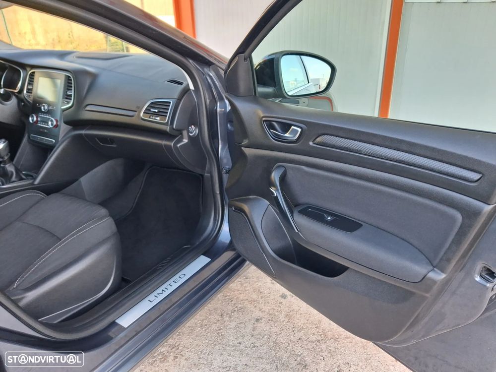 Renault Mégane Sport Tourer 1.5 Blue dCi Limited - 23