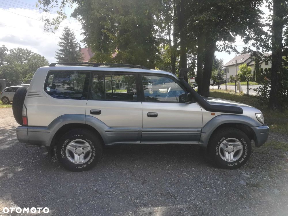 Toyota Land Cruiser - 5