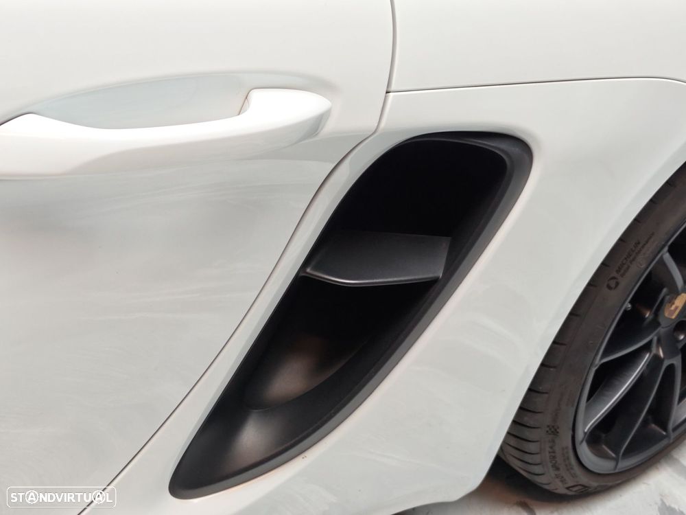 Porsche 718 Cayman GTS 4.0 - 25